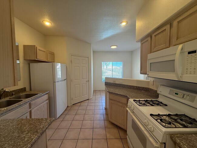 Foto del edificio - Renovated 2 Bedroom in Summerlin