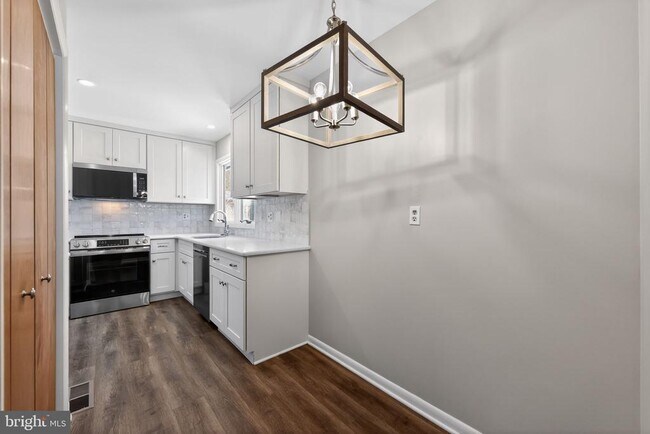 Foto del edificio - 21 Foxtail Ct