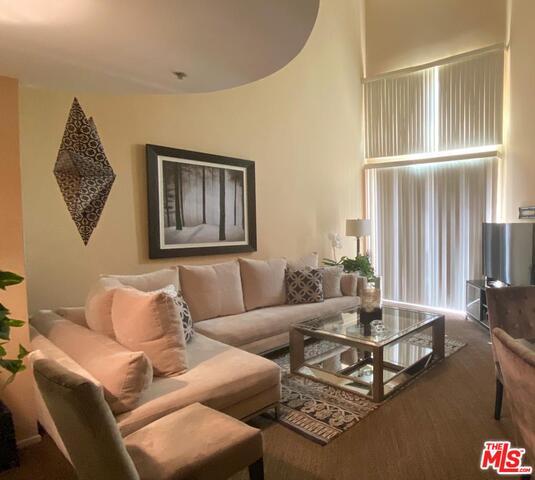 Primary Photo - 620 S Gramercy Pl