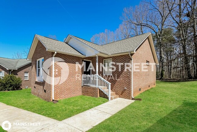 Foto del edificio - 212 THOMAS ST, HIGH POINT, NC 27263