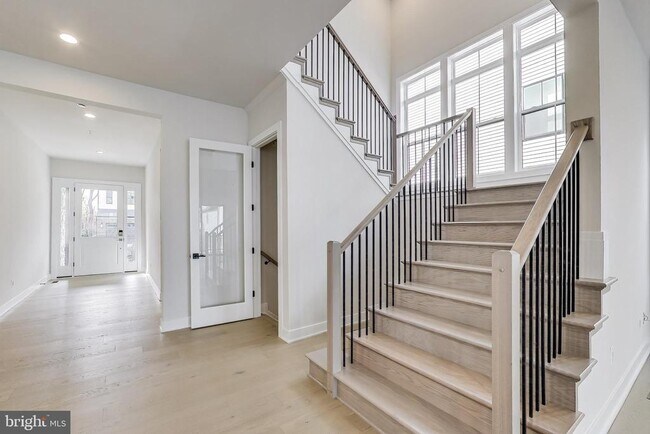 Foto del edificio - 6921 Renita Ln