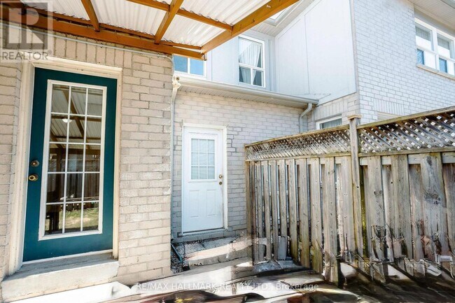 Photo du bâtiment - 384 Flagstone Way