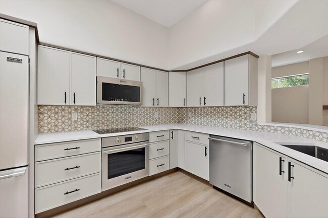 Building Photo - 2816 Don Pancho Rd NW