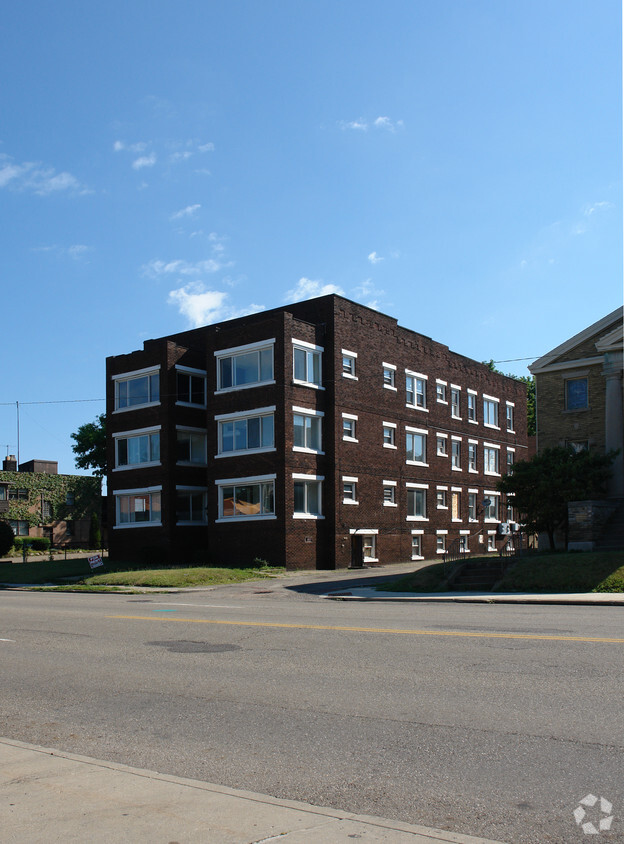 Building Photo - 1400 Cleveland Ave NW