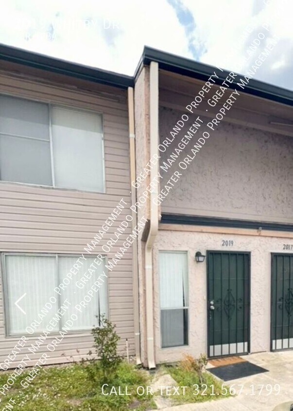 Primary Photo - 2 Bedroom, 1 1/2 Bathroom Townhouse with n...