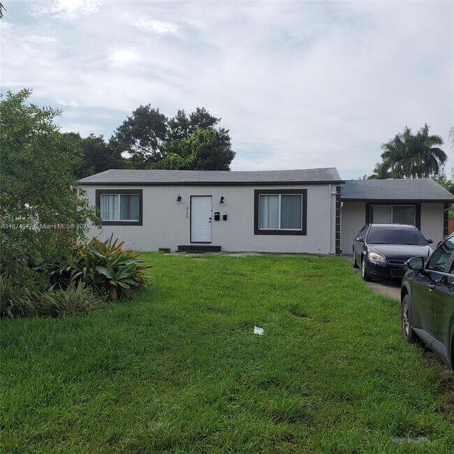 Foto del edificio - 326 NE 118th St