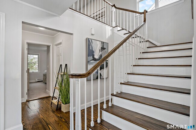 Foto del edificio - 1016 Fairfield Beach Rd