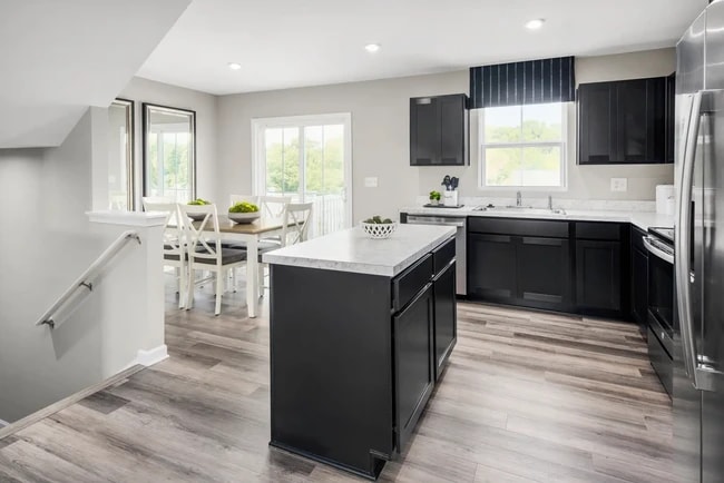 Foto del edificio - 6 Fieldcrest Alley Aly