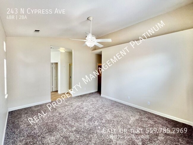 Foto del edificio - 243 N Cypress Ave