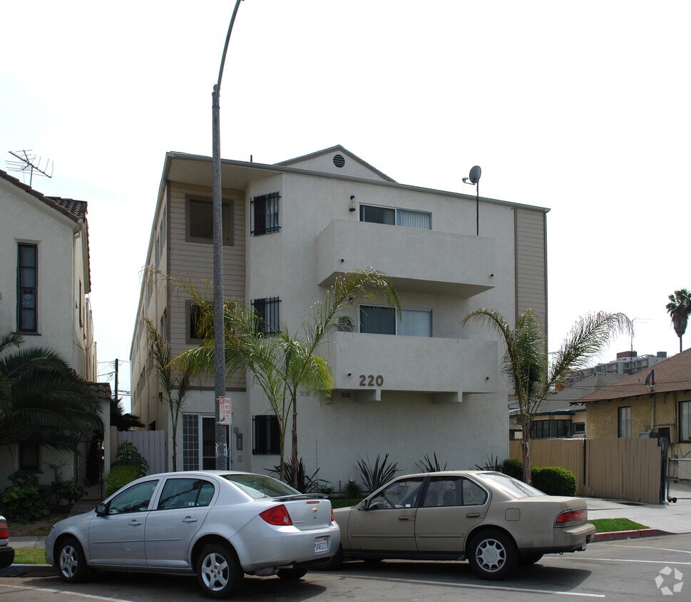 Building Photo - Twelve Street Apartments