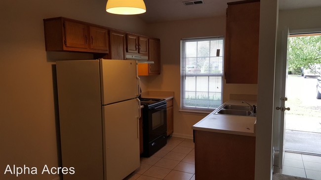 Building Photo - 2 br, 1 bath House - 250 Harrison St. Unit #2