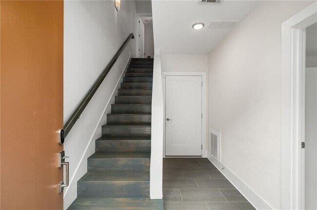 Foto del edificio - 52 Reynolds Square Ln