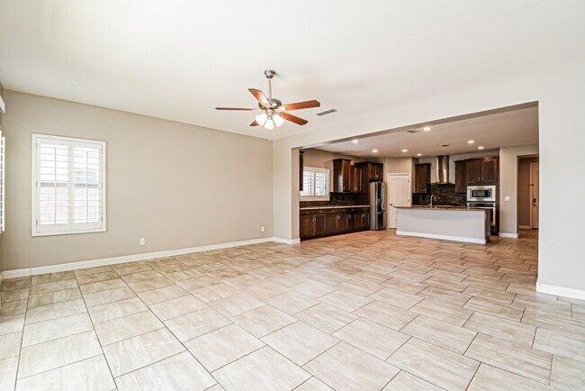 Foto del edificio - 10843 Thatcher Ave