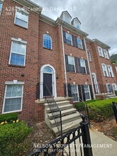 Building Photo - 42843 Richmond Dr