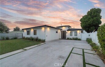Building Photo - 7717 Jamieson Ave