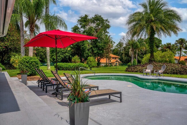 Piscina y patio - 7906 Swiss Fairways Ave
