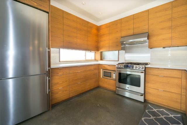 Building Photo - 3 bedroom in Seattle WA 98107