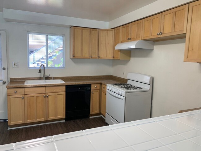 Building Photo - 4111 Rosecrans Ave