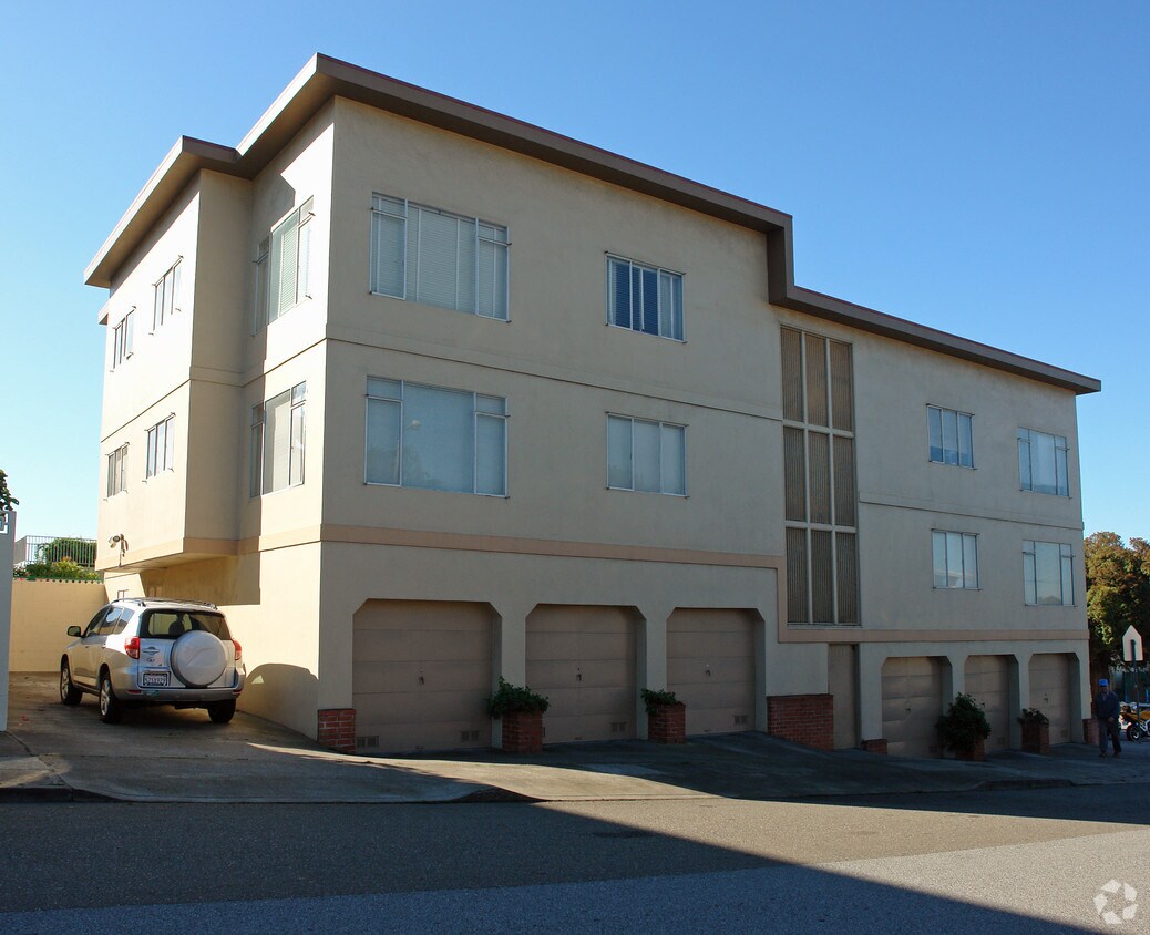 Primary Photo - 90 Nido Ave
