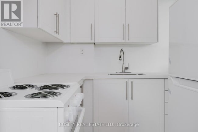 Building Photo - 85-285 Lawton Blvd