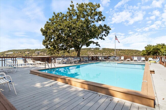 Foto del edificio - 6620 Weston Point Dr