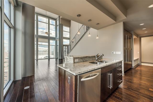 Foto del edificio - 1701 Cedar Springs Rd