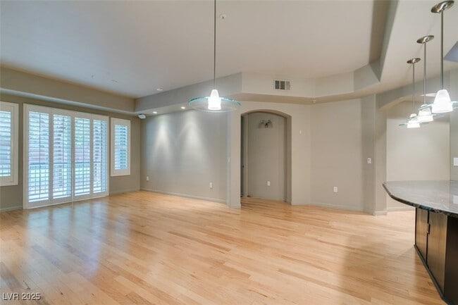 Building Photo - 56 E Serene Ave