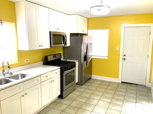 Primary Photo - 7338 S Rockwell St