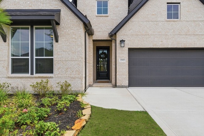 Building Photo - 27927 Spg Fls Ct