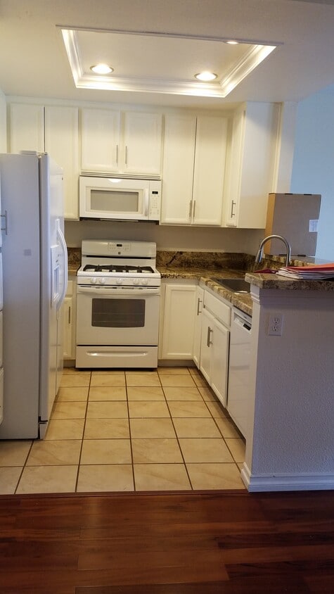 Kitchen - 4059 Carmel View Rd