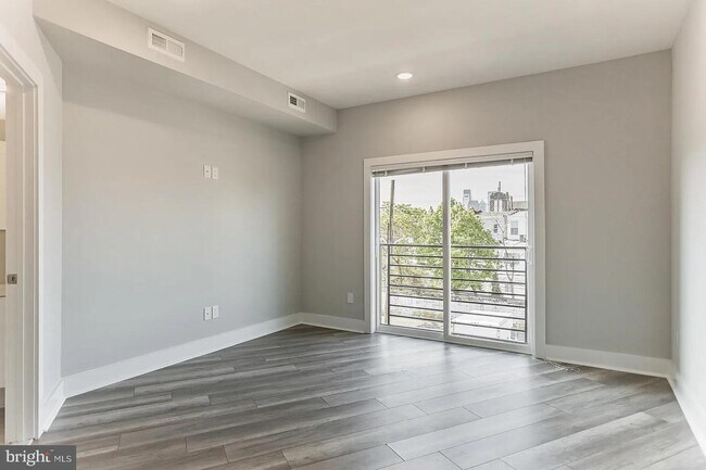 Foto del edificio - 2208 Ridge Ave