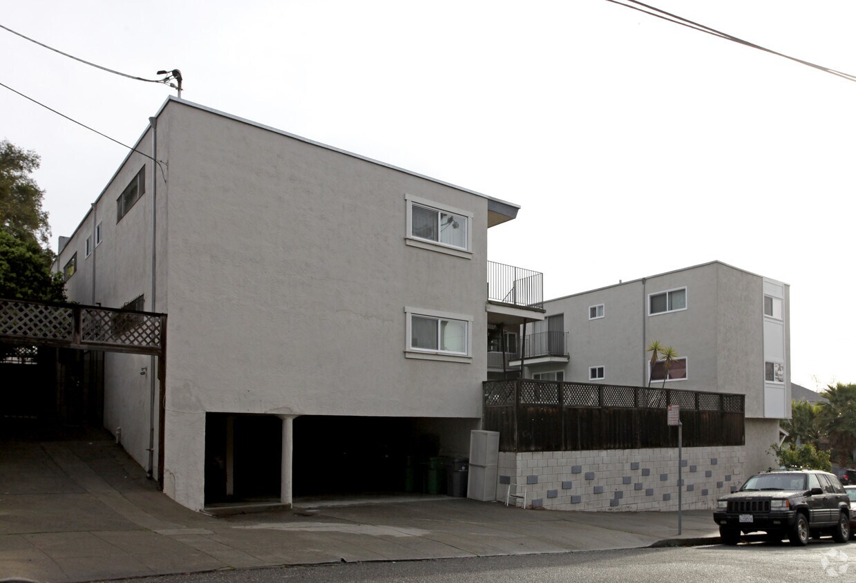 Building Photo - 385 Fairmount Ave