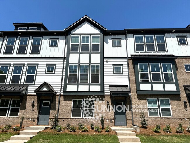 Foto del edificio - Brand New 3BR 2 Full & 2 Half BA Townhome ...