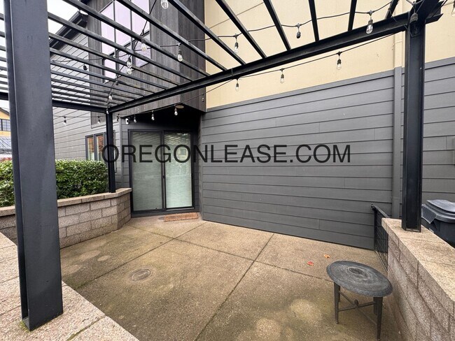 Foto del edificio - 3 Bedroom 3 bath Crescent village home