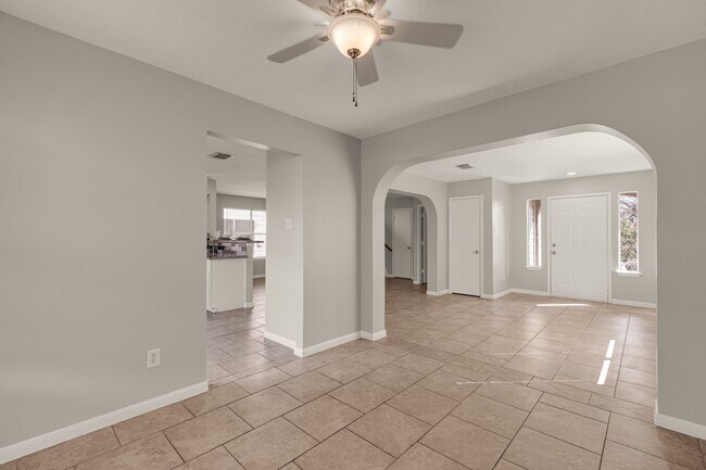 Foto del edificio - 8818 Iron Springs Dr