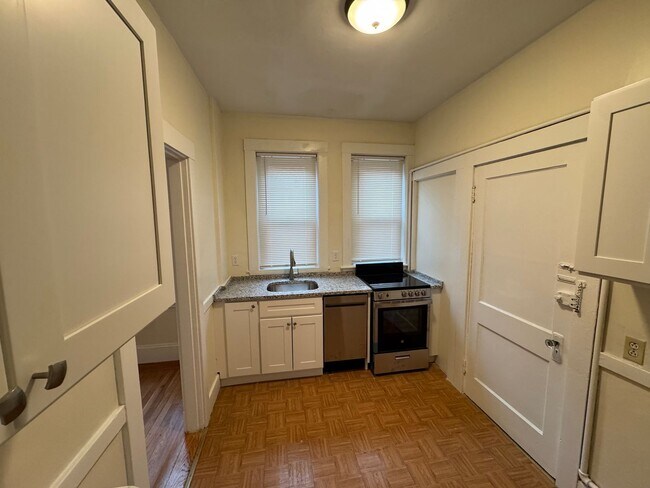 Foto del edificio - Brighton 2-bed on C, D and E Lines, with H...