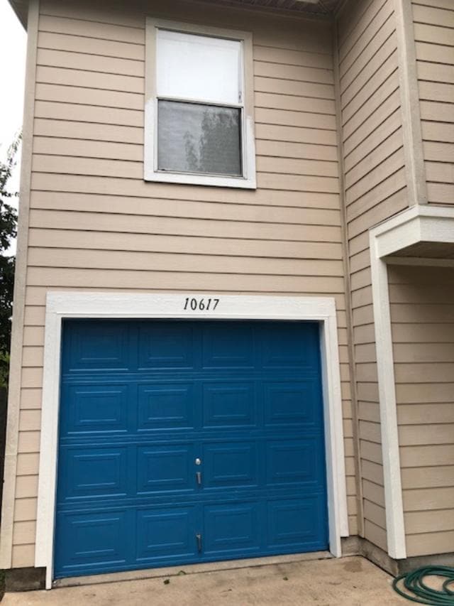 single car garage - 10617 Garbacz Dr