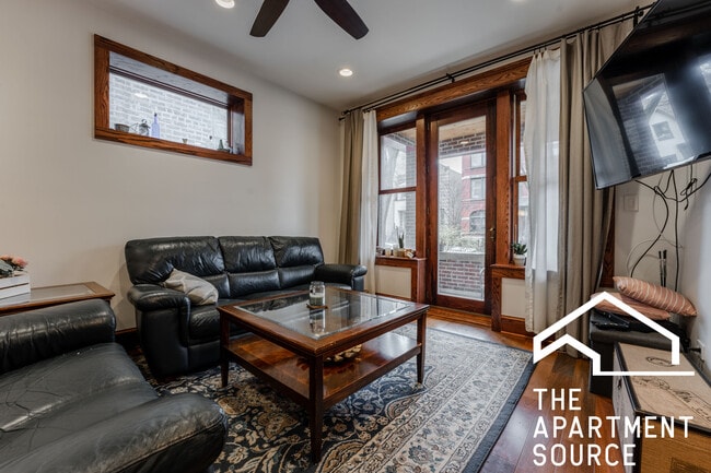 Foto del edificio - 1019 W Oakdale Ave