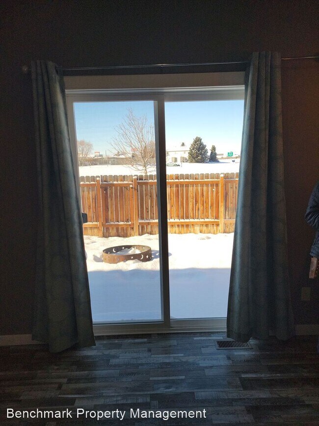 Building Photo - 3 br, 2.5 bath House - 1015 Idaho Unit B