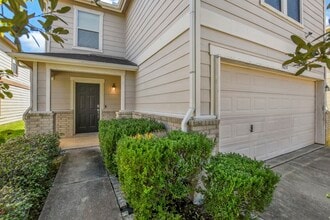 Building Photo - 18231 Valebluff Ln