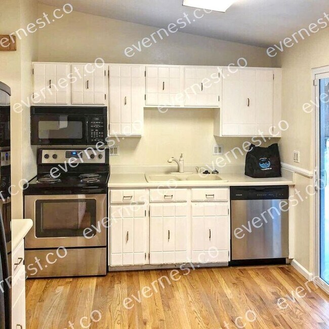 Foto del edificio - 4639 E Euclid Cir