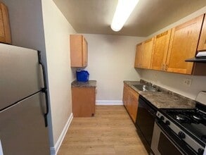 Interior Photo - Summit Hills