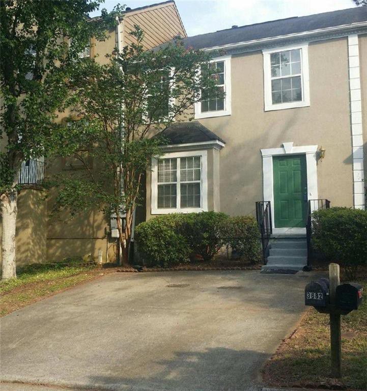 two parking spots - 3682 Regency Park Dr