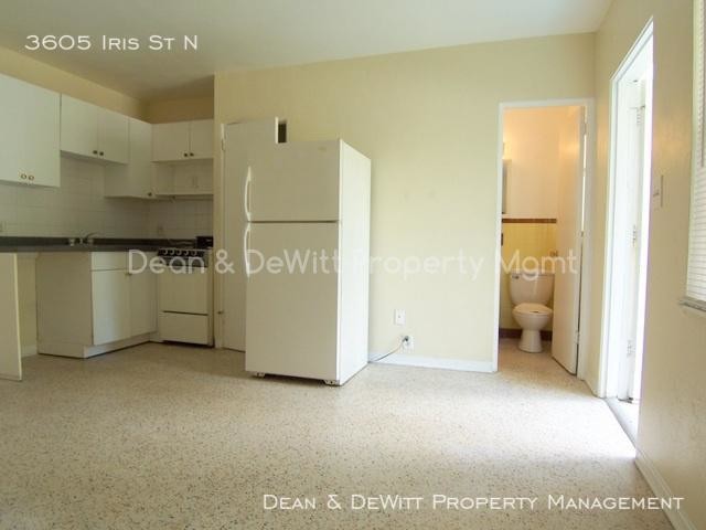 Building Photo - Small Affordable Duplex Studio Apartment