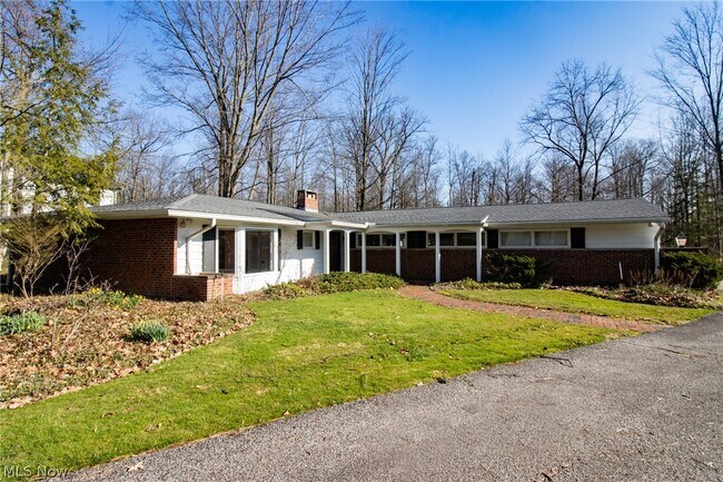 Building Photo - 28499 S Woodland Rd