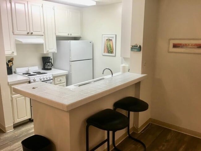 Building Photo - 1 bedroom in San Diego CA 92109