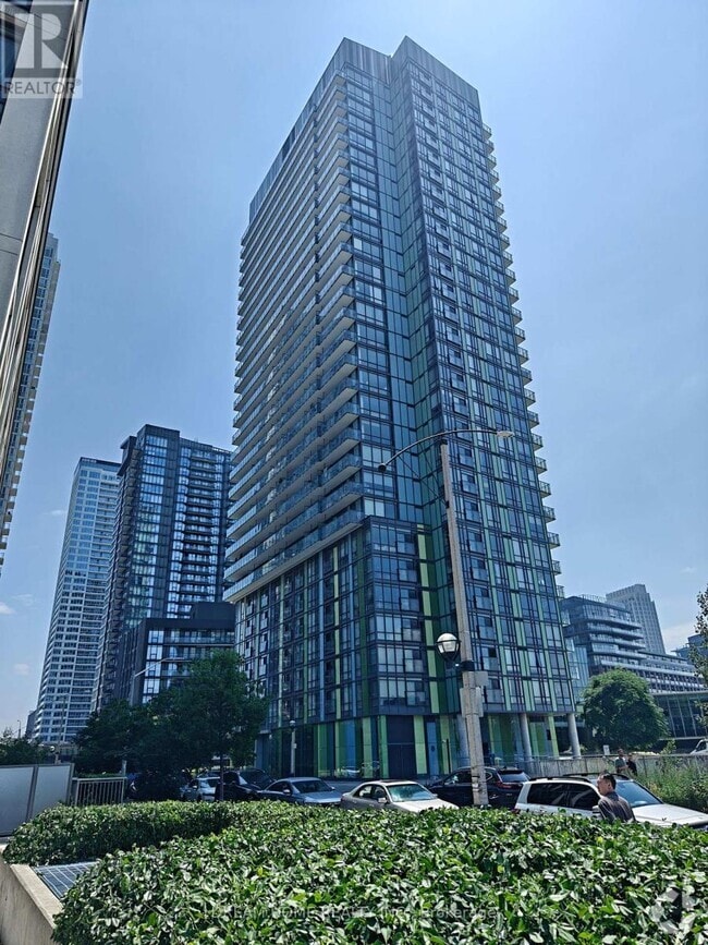 Building Photo - 170-1170 Fort York Blvd