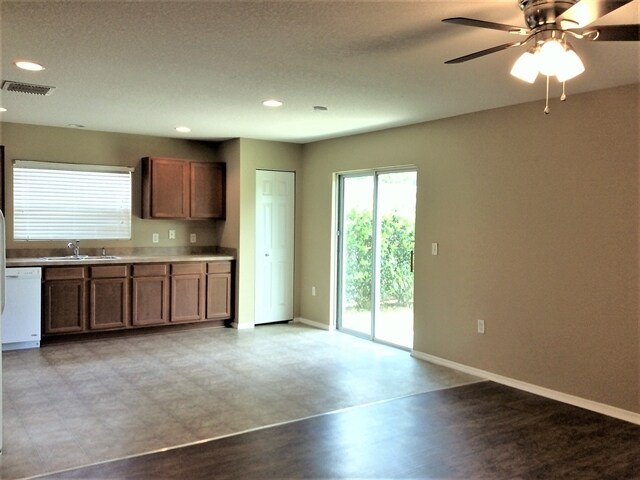 Building Photo - 1733 Strathmore Cir