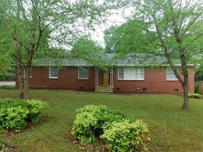Building Photo - 127 N Wildwood Dr