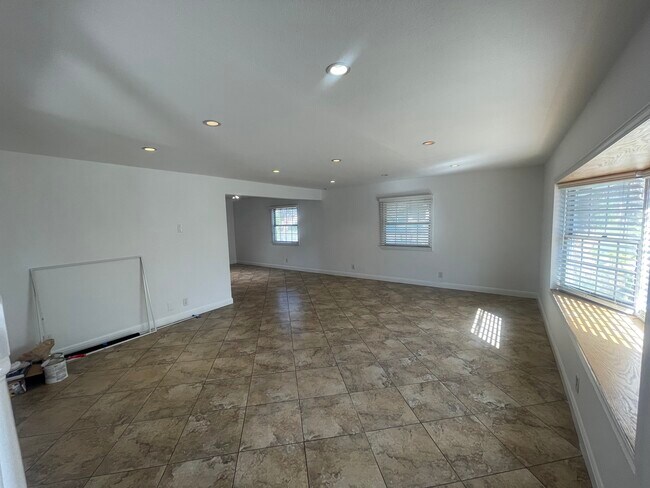 Foto del edificio - 1789 Rogers Pl